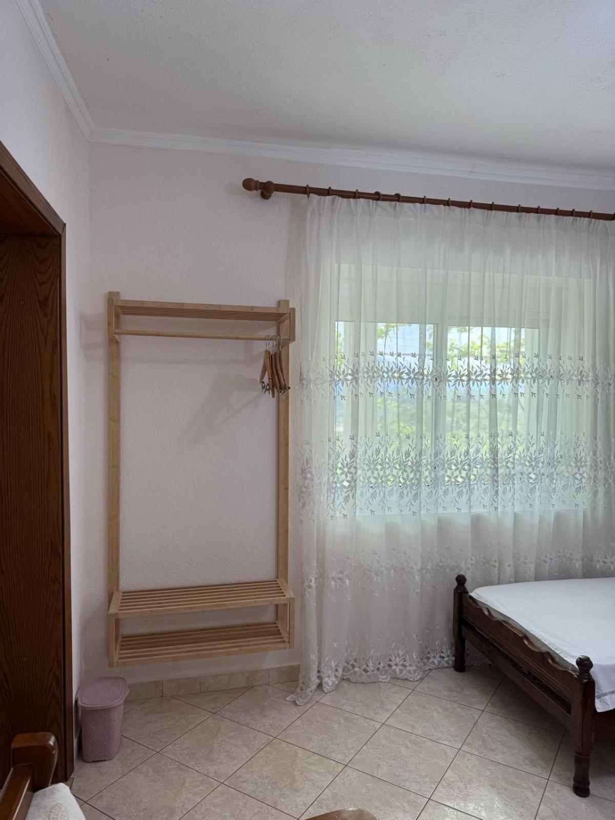 Isaraj Guest House Gjirokastër Exterior foto